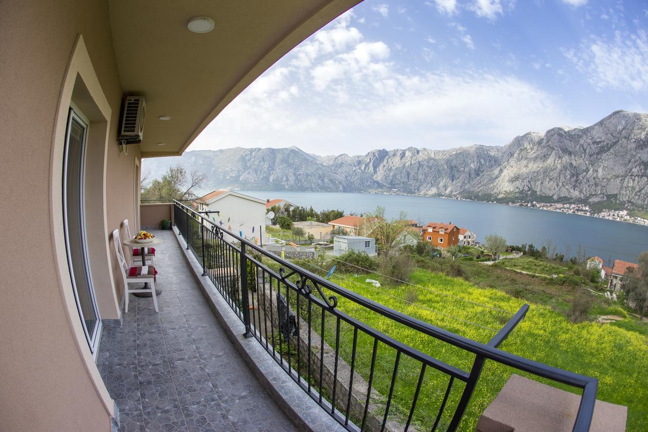 Lux Apartments Fabris Kotor Exterior photo