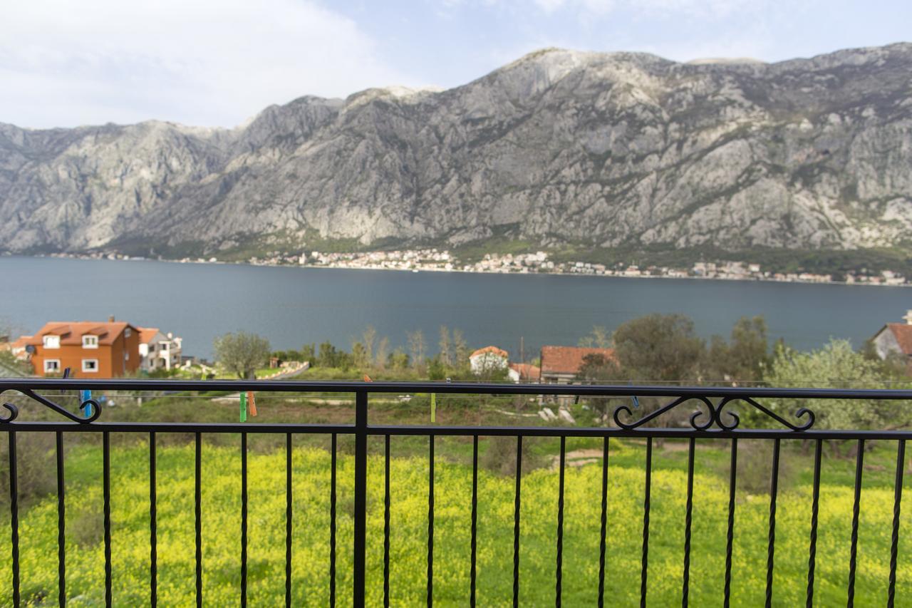 Lux Apartments Fabris Kotor Exterior photo