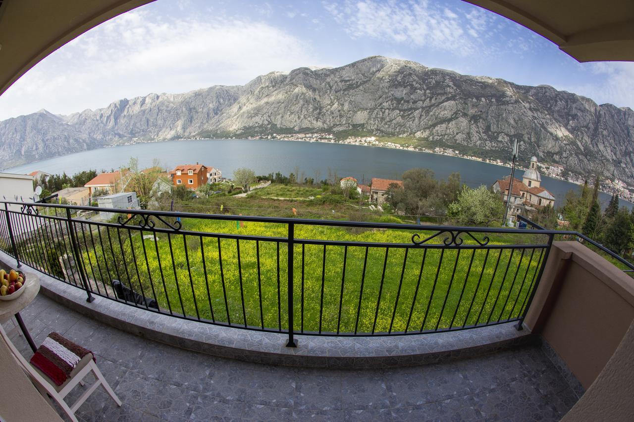 Lux Apartments Fabris Kotor Exterior photo